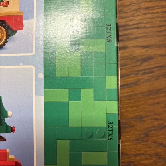 LEGO 40746 Santa's Delivery Truck 224pcs New - Picture 4 of 5